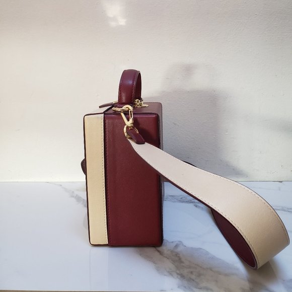 High Cheeks x Disney Alice in Wonderland Pattern Trunk Purse - Picture 9 of 16